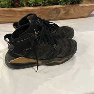 Air Jordan Mars 270‎ size 10 mid boys kids youth size 5 5y shoes sneakers